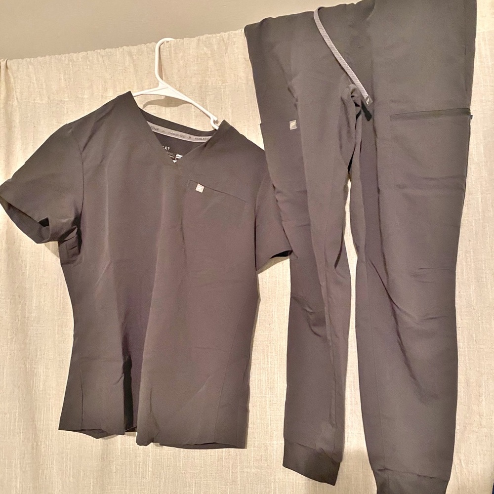 Fabletics Grey Scrub top and bottom size S